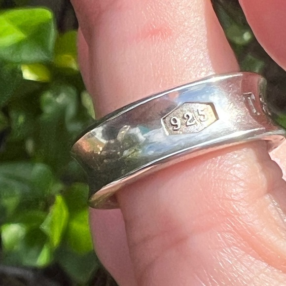 Size 5 genuine T and Co (Tiffany) Sterling ring - Picture 2 of 4